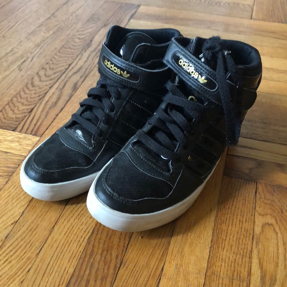 Adidas Sneakers